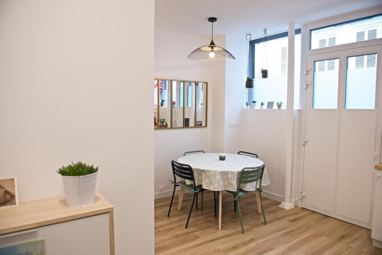 Charming Parisian Apartment With Air Conditioning - Climatisation & 2 Bedrooms - Batignolles Париж Екстер'єр фото